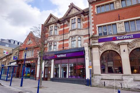 Shop to rent, King Street, Gravesend, Kent