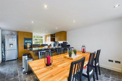 3 Eastfield, Rillington, Malton, YO17 8JN