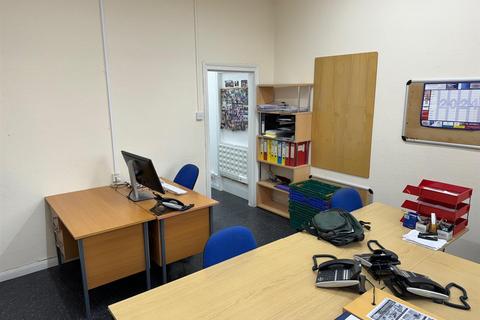 Office to rent, Queens Road, Buckhurst Hill