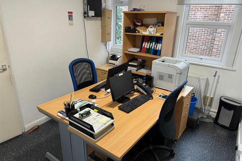 Office to rent, Queens Road, Buckhurst Hill