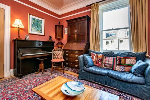 19 Dunrobin Place, Edinburgh, EH3 5HZ