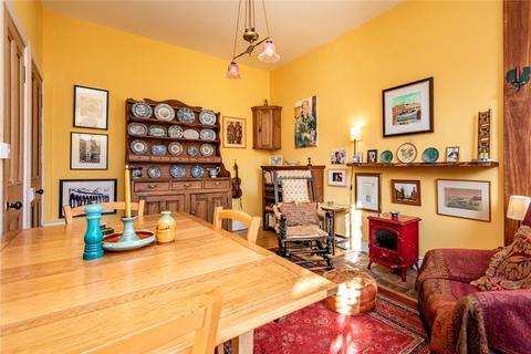 19 Dunrobin Place, Edinburgh, EH3 5HZ