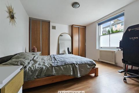 1 bedroom apartment for sale, Campbell Road, London