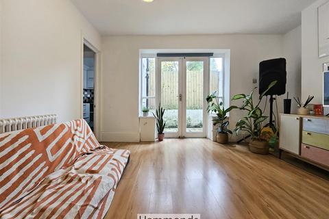 1 bedroom apartment for sale, Campbell Road, London