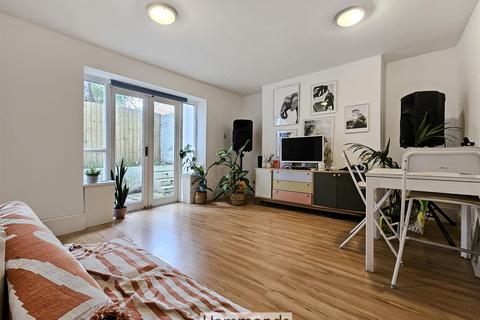 1 bedroom apartment for sale, Campbell Road, London