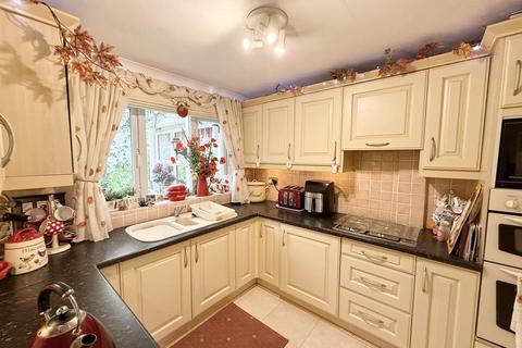 3 bedroom semi-detached house for sale, Bradgate Drive, Four Oaks