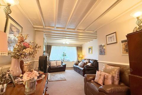 43 Bradgate Drive, Sutton Coldfield, B74 4XG