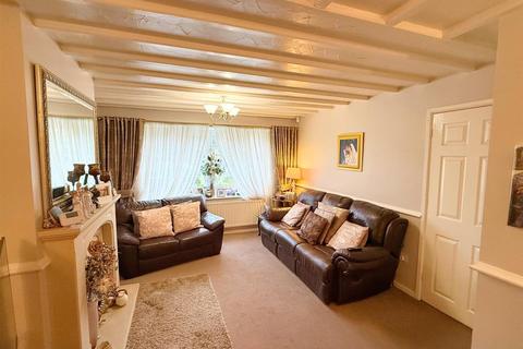 43 Bradgate Drive, Sutton Coldfield, B74 4XG