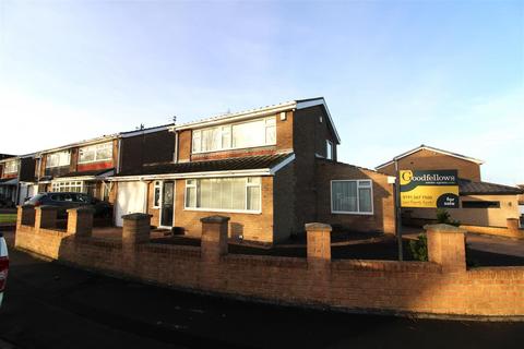 4 bedroom detached house for sale, Gleneagle Close, Newcastle Upon Tyne NE5