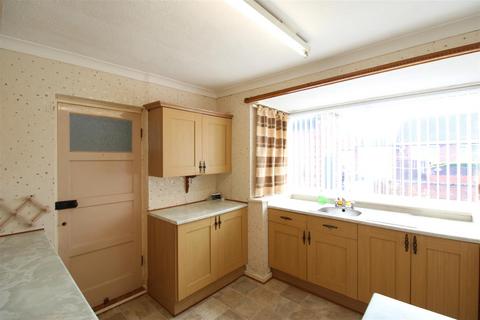 2 bedroom semi-detached bungalow for sale, Angram Walk, Newcastle Upon Tyne NE5