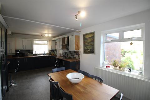 3 bedroom semi-detached house for sale, Garthfield Crescent, Newcastle Upon Tyne NE5