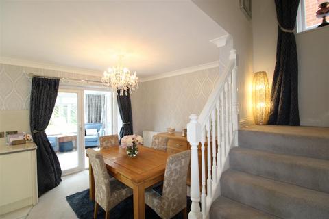 3 bedroom detached house for sale, Sanderling Close, Tyne And Wear NE40