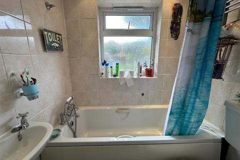 67 Belsize Avenue, Peterborough, PE2 9HZ