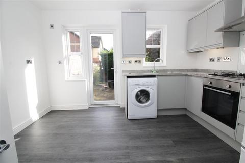 2 bedroom house to rent, Maidenbower, Crawley, West Sussex. RH10 7ZG