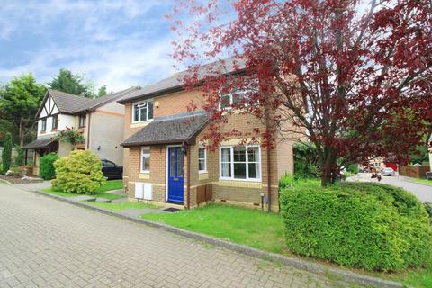 2 bedroom house to rent, Maidenbower, Crawley, West Sussex. RH10 7ZG