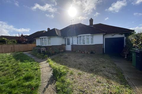 2 bedroom bungalow to rent, 18 Wychurst GardensBexhill On SeaEast Sussex