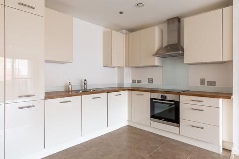 Russells Crescent, Horley, Surrey, RH6