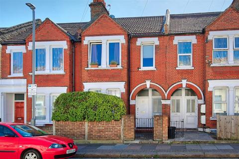 2 bedroom flat to rent, Mellison Road Tooting