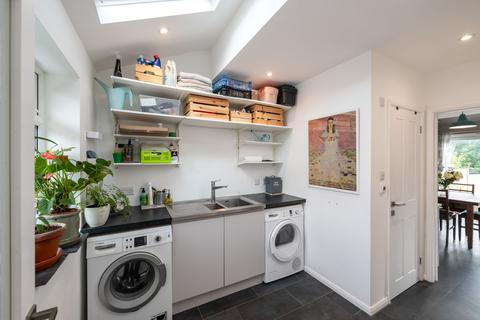 48 Blackthorn Road, Reigate, RH2 7NE