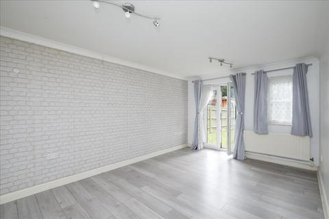 2 bedroom flat for sale, Appleby Close, Uxbridge, UB8