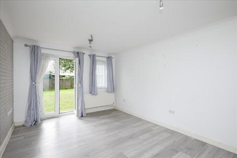 2 bedroom flat for sale, Appleby Close, Uxbridge, UB8