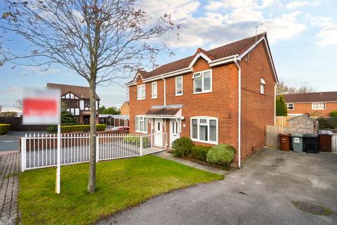 3 bedroom semi-detached house for sale, Turnstone Court, Leeds, West Yorkshire