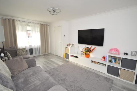 3 bedroom semi-detached house for sale, Turnstone Court, Leeds, West Yorkshire