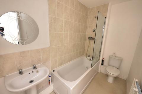 2 bedroom flat for sale, Heron Way, Harwich