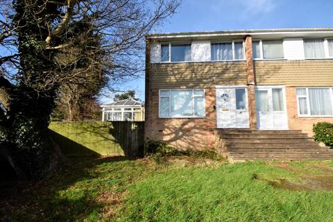 3 bedroom semi-detached house to rent, Sandcroft Avenue, Ryde PO33