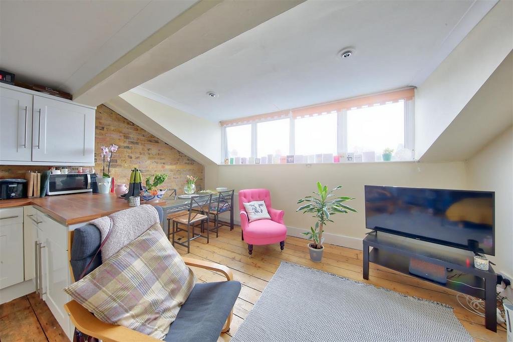 18b brodrick road dining.jpg