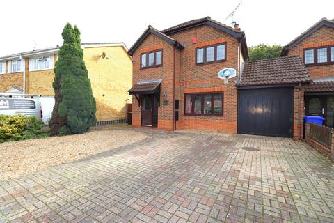 4 bedroom link detached house for sale, Manor Road, Farnborough GU14