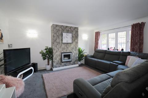 4 bedroom link detached house for sale, Manor Road, Farnborough GU14