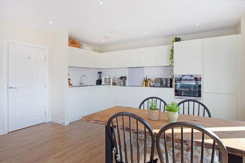 2 bedroom flat for sale, Cofferdam Way, London SE8