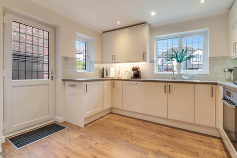 2 Parsons Lawn, Shoeburyness, Southend-on-sea, SS3 8BN