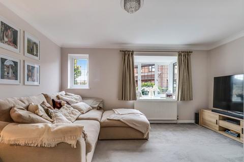 2 Parsons Lawn, Shoeburyness, Southend-on-sea, SS3 8BN