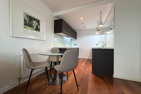2 bedroom apartment to rent, Deansgate, Manchester M3