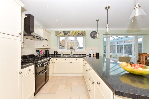 5 bedroom detached house for sale, Berengrave Lane, Rainham, Gillingham, Kent