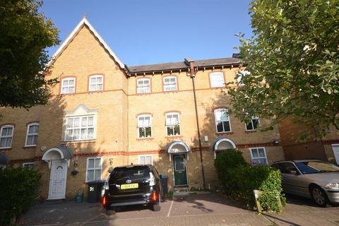 1 bedroom in a house share to rent, Chamberlayne Avenue, Wembley, Middlesex, HA9 8SR