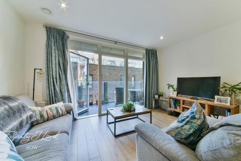 2 bedroom apartment for sale, Madeira Street, London, E14