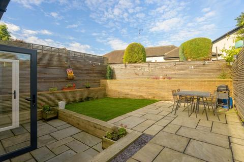 15 Driftholme Road, Drighlington, Bradford, BD11 1LR