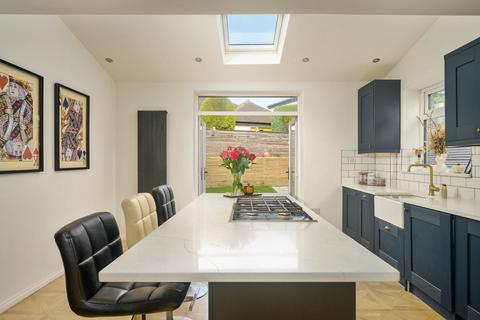 15 Driftholme Road, Drighlington, Bradford, BD11 1LR