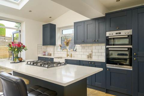 15 Driftholme Road, Drighlington, Bradford, BD11 1LR