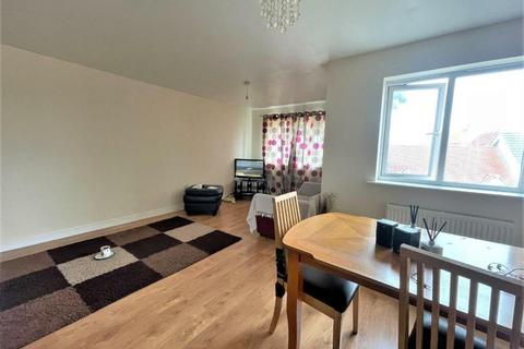 2 bedroom flat for sale, Sir Henry Brackenbury Road, Ashford, TN23