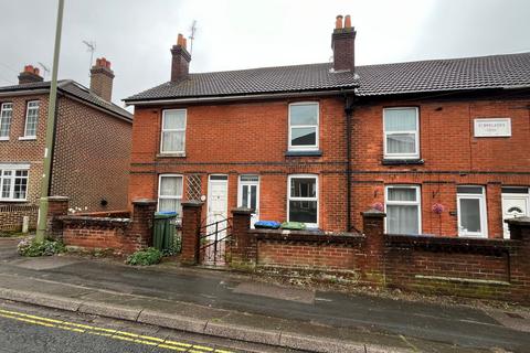 2 bedroom terraced house to rent, Wickham Road, Fareham, PO16