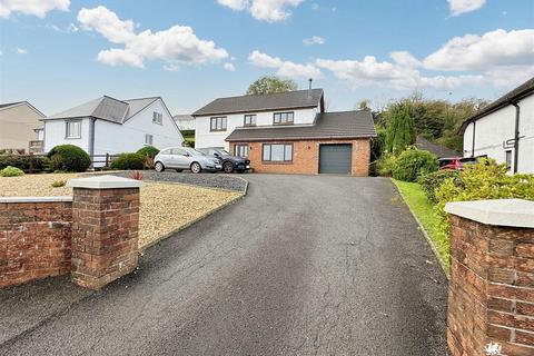 4 bedroom detached house for sale, Bronwydd Arms, Carmarthen