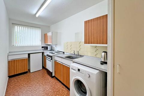 2 bedroom flat for sale, Lawton Court, CHAPEL ASH