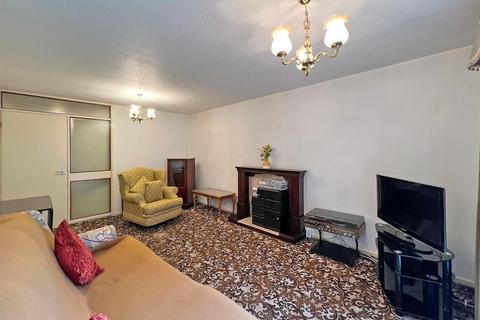 2 bedroom flat for sale, Lawton Court, CHAPEL ASH