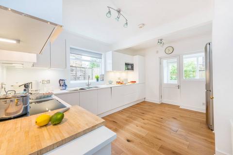 3 bedroom semi-detached house to rent, Belleville Road, Between the Commons, London, SW11