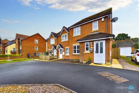 3 bedroom end of terrace house for sale, Crystal Gardens, Stourbridge DY7