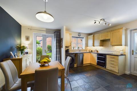 3 bedroom end of terrace house for sale, Crystal Gardens, Stourbridge DY7